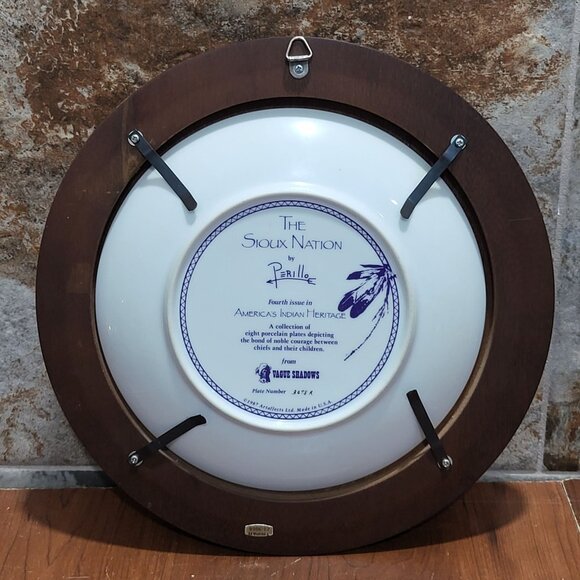 Vague Shadows The Sioux Nation Decorative Collector Plate by Perillo Forth Issue - Picture 3 of 13